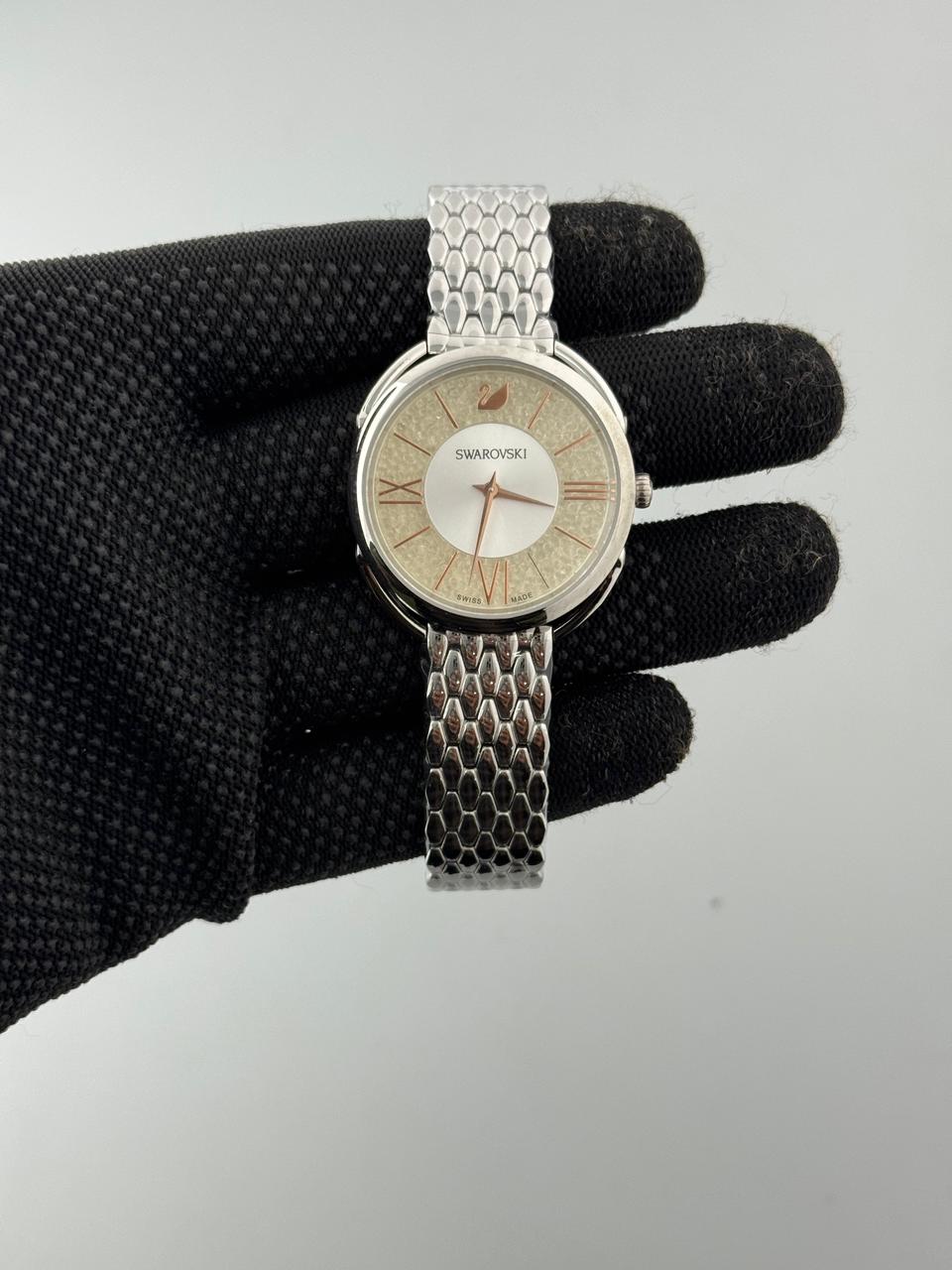 SWAROVSKI DIAMOND Luxury Crystal Dial Watch for Women – Elegant Silver Edition