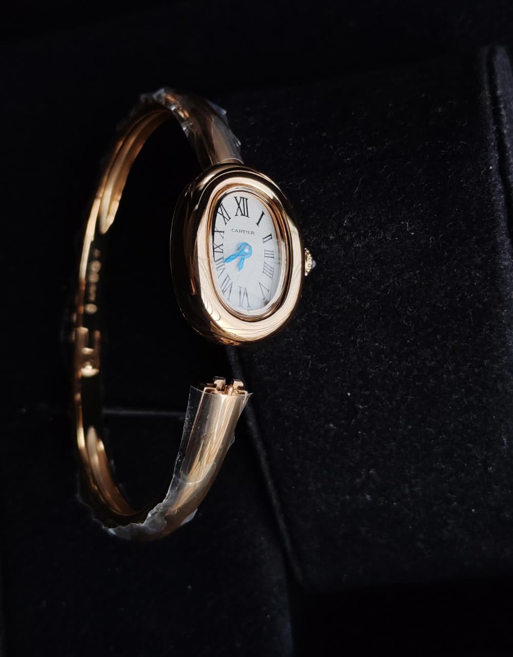 Cartier Elegant Gold Bracelet Watch for Women – Semi Premium Quality Luxury Bangle Style Watch